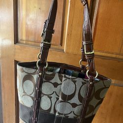 $135, Vintage Cloth Coach Purse 