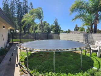 Free 15ft trampoline
