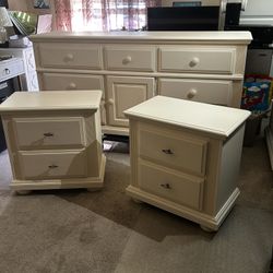Three-piece bedroom set