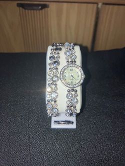 Elegant watch & bracelet set