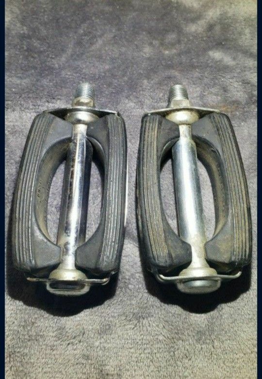 Schwinn Bow Pedals 9/16
