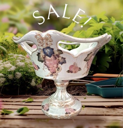 Vintage Chinese Porcelain Centerpiece/Vase
