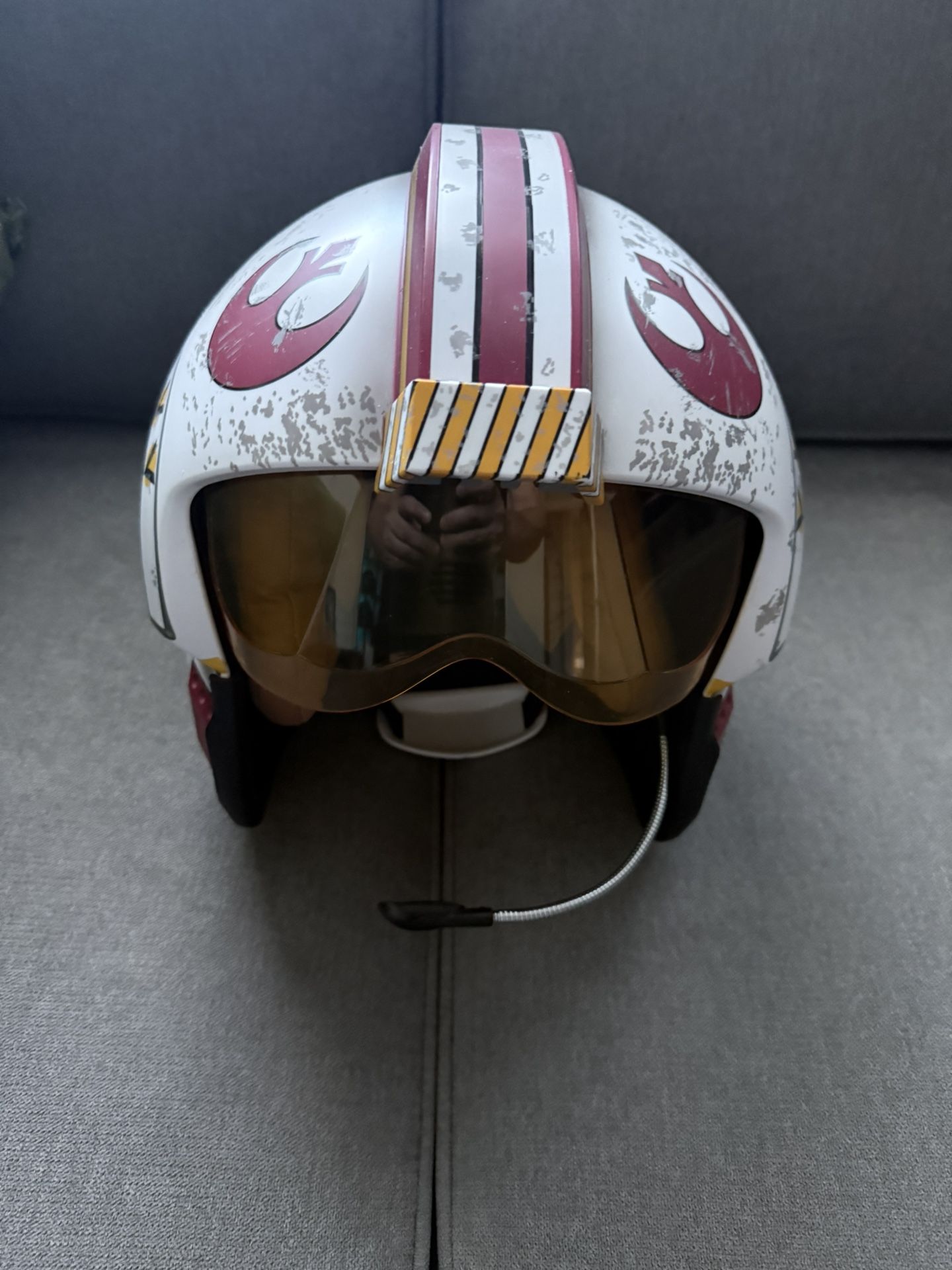 Poe Damerom Helmet
