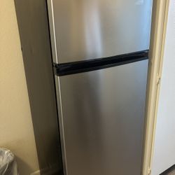 Vissani 7.1 cu. ft. Refrigerator