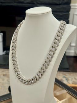 Iced Out Cuban Link Chain 230 Gm