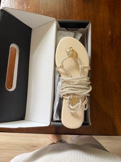 Brand new Fashion Nova sandals size 6