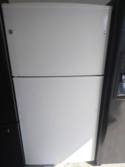 GE FRIDGE FREEZER