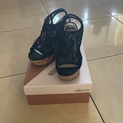 Black lace wedges