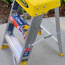 2 Foot Lightweight Aluminum Step Ladder