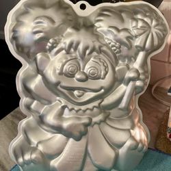 Wilton Sesame Street Abby Cadabby Cake Pan