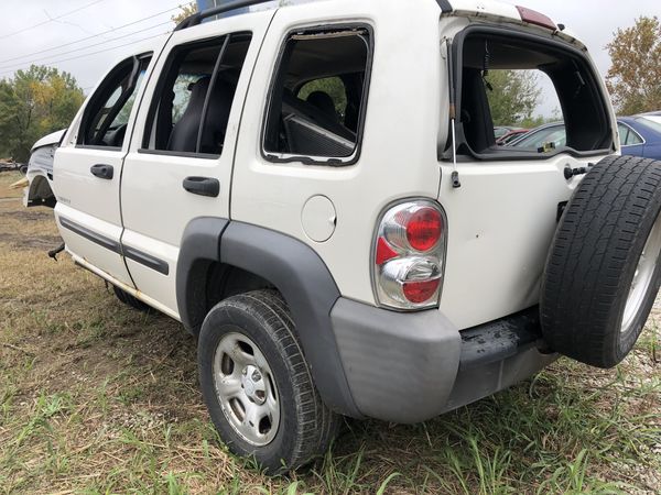2004 Jeep Liberty 4x4 Parts Car for Sale in Kansas City ...