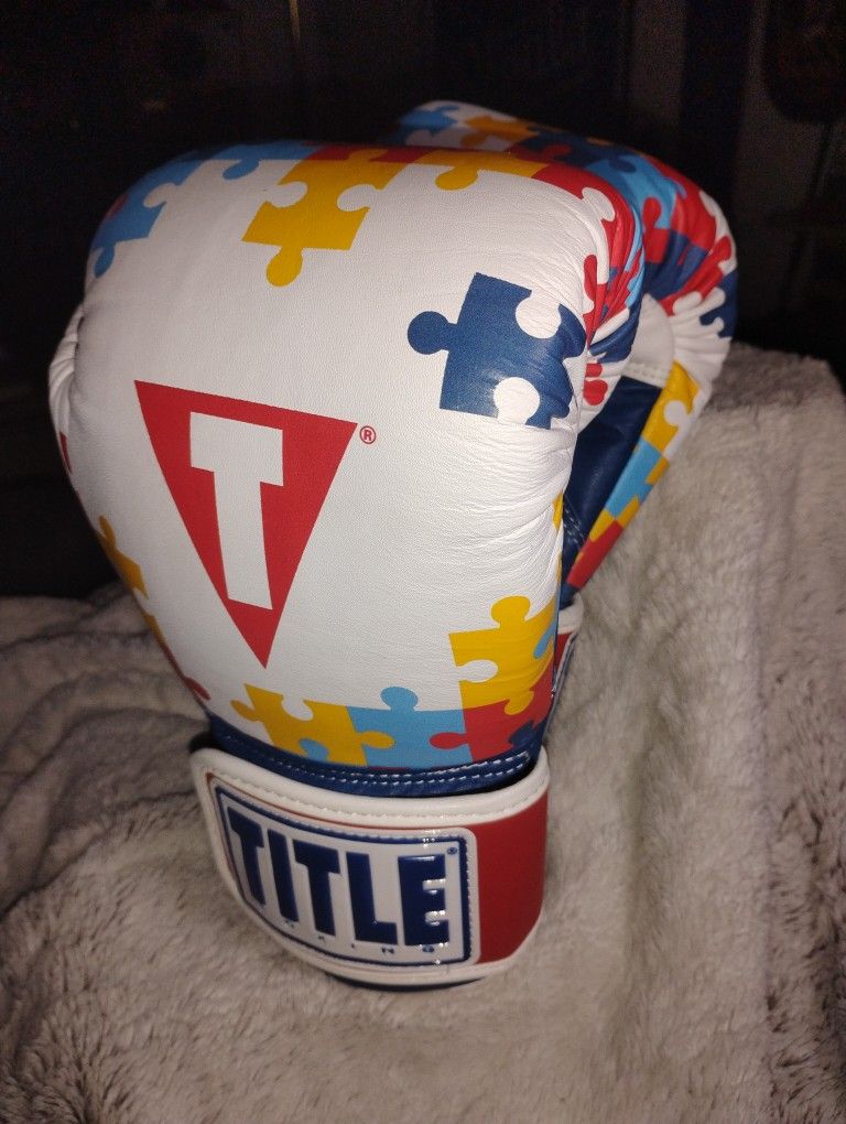 Limited edition Autism Influenced TITLE le boxing Gkoves