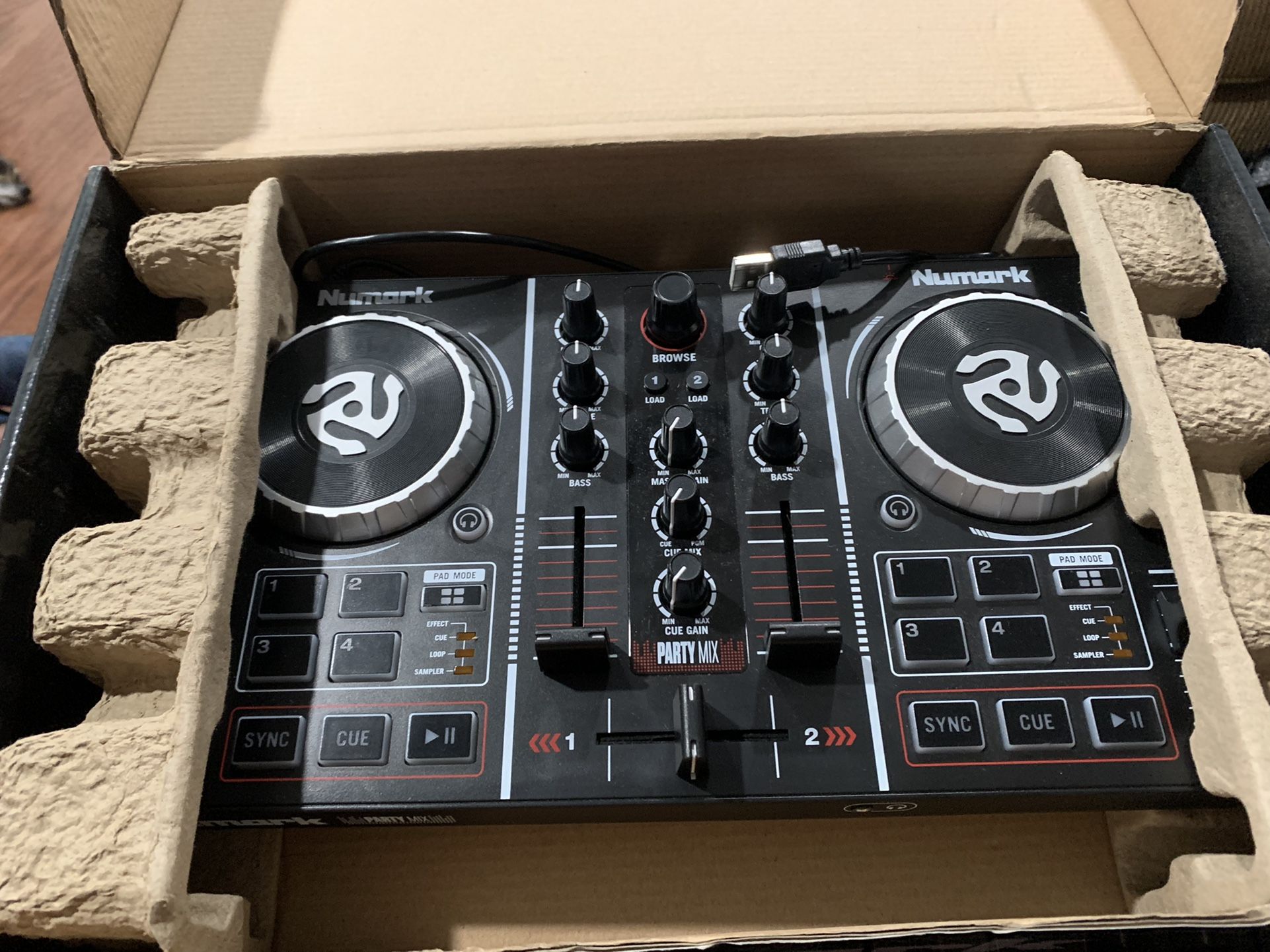 Numark Party Mix DJ Mixer