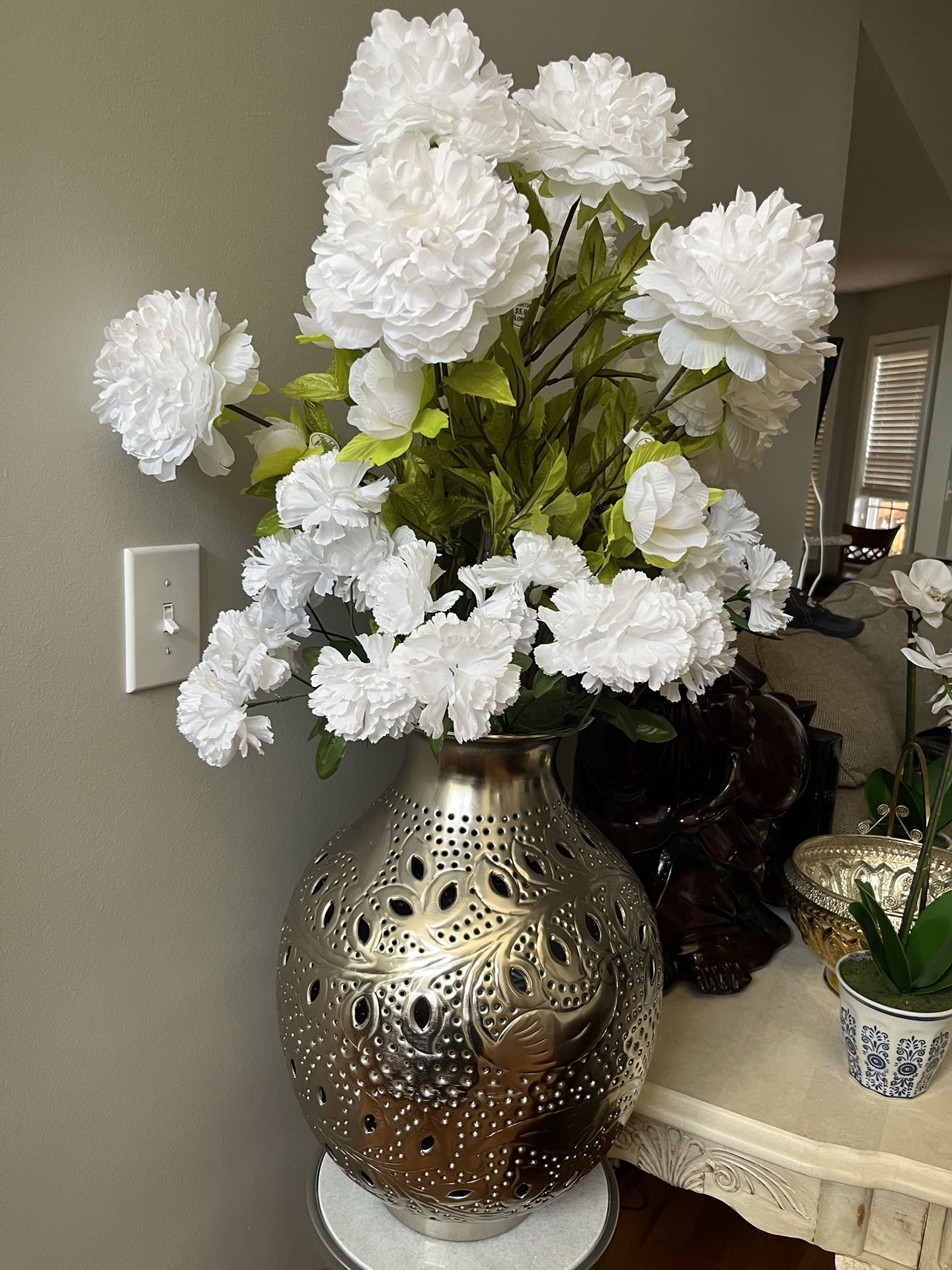 Plastic Flowers With Base