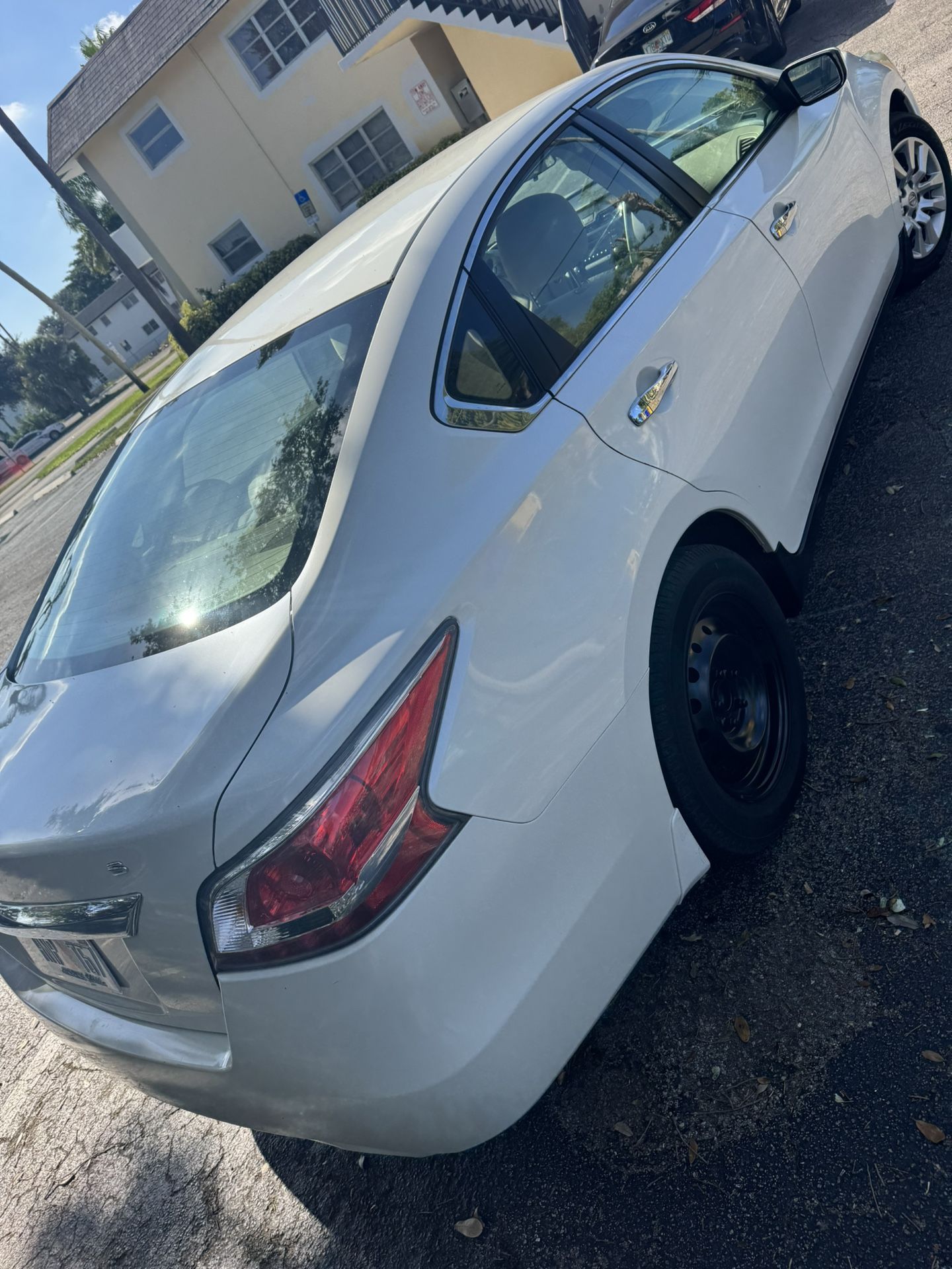 2015 Nissan Altima 25