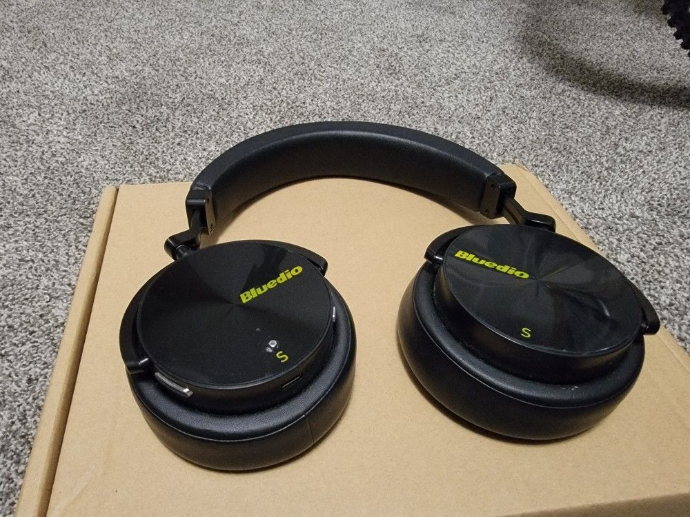 Bluedio T5S with active noise canceling, USB C