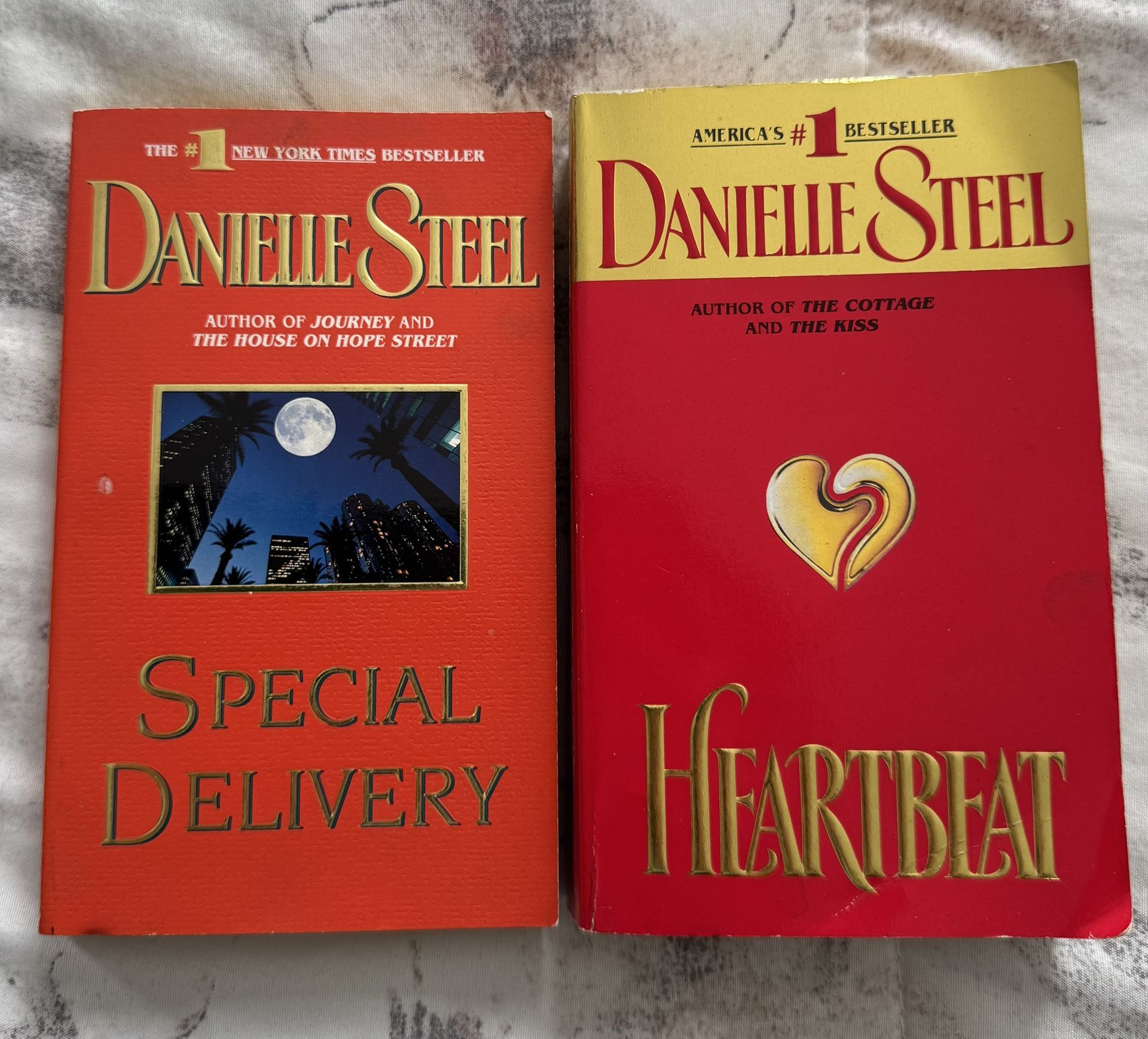Lot of 2 Danielle Steel Novels - Special Delivery & Heartbeat 