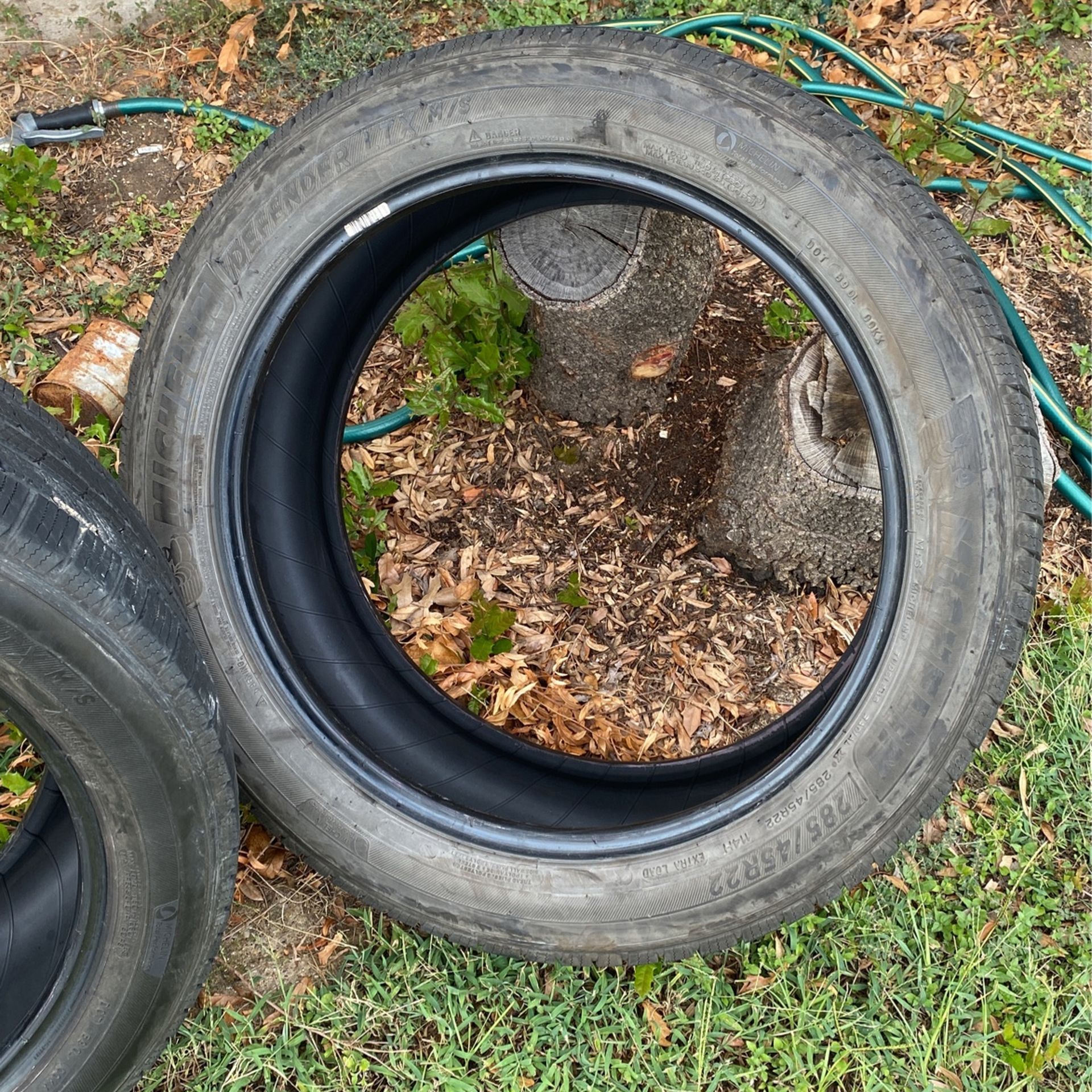 Michelin Tires 285 45 R22