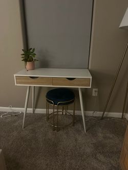 Small desk