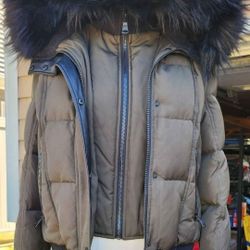 Vince Camuto Bomber Jacket Size Medium, Green and Black