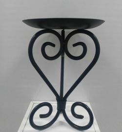 Decorative Metal Pillar Candleholder