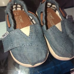 Toms
