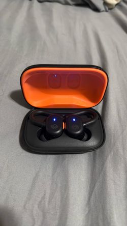 Skullcandy earphones