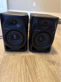 Pioneer DJ DM-50D 5" Active Monitor Speakers – Complete Plug & Play Bundle