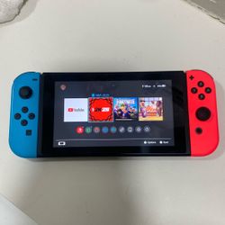 Nintendo Switch W Controllers 