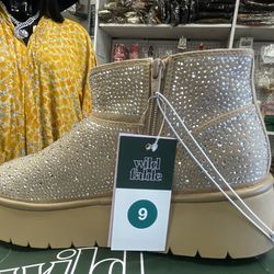 Wild Fable Beige Boots Size 9