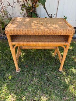 Charming Vintage Wicker 2-Tier Side Table