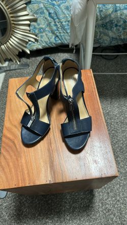 Michael Kors Sanders Size 9