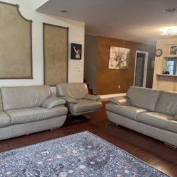 Couch Set Great Condition high Quality (city Furniture)