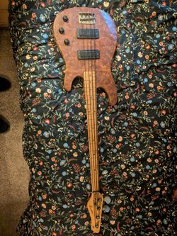 Peavey foundation bass