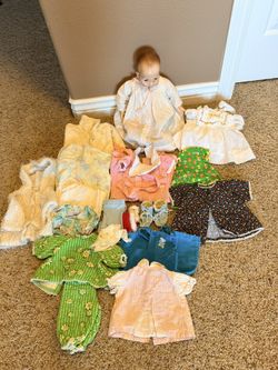 Vintage Madame Alexander VICTORIA 18"Baby Doll cries, mommy With Accessories 