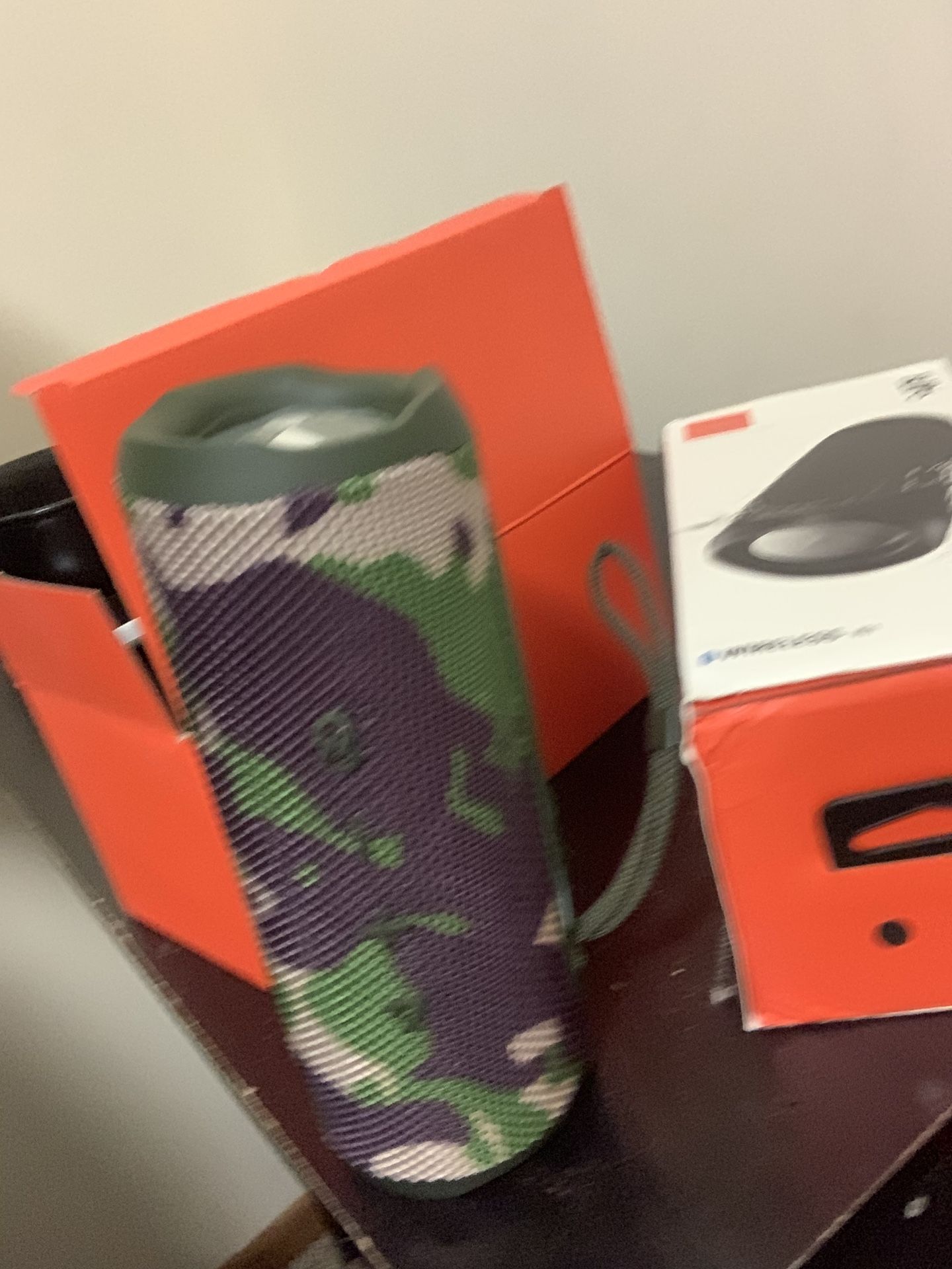 Flip 6 Speakers
