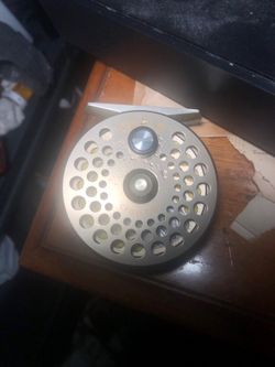 Fly fish reel