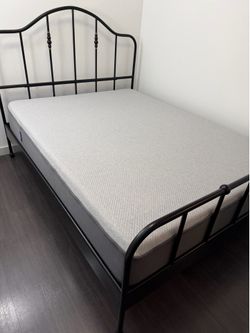 Casper queen size memory foam mattress