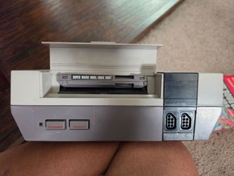 Nintendo NES Console with Super Mario Bros/Duck Hunt