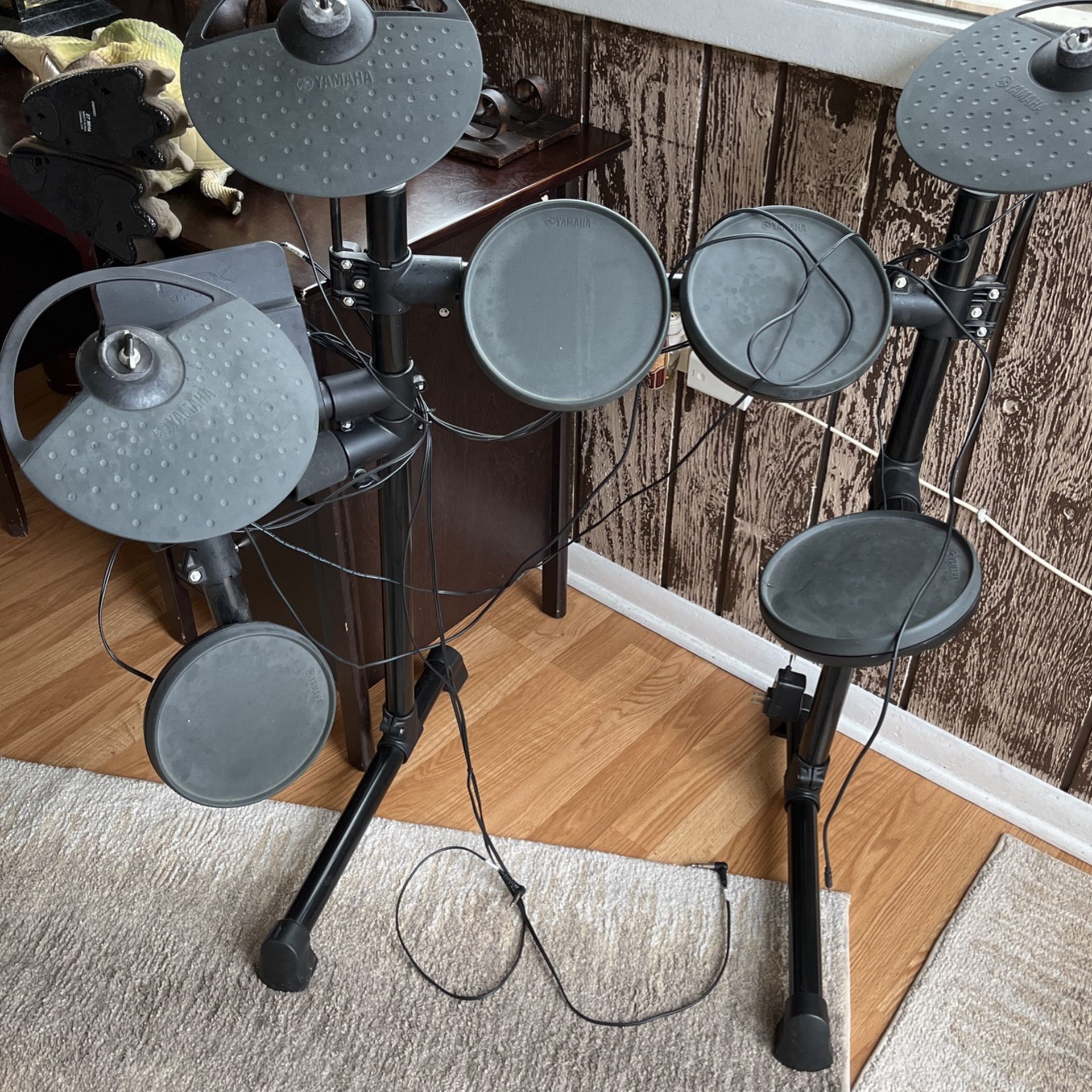 Yamaha Electric Drum Set