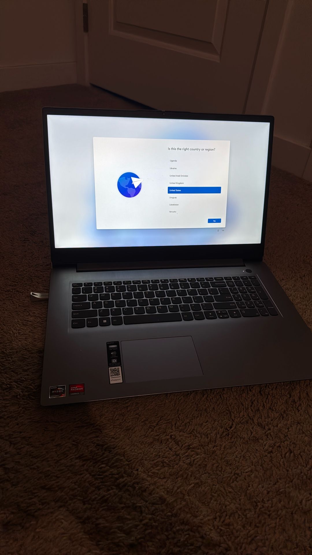 Lenovo Ideapad laptop 17 Inch Screen