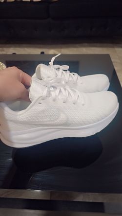 Nike womens shoes size 8.5
