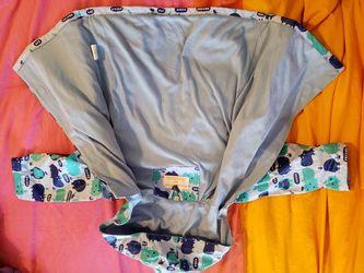 24m /2t boy hippo raincoat, magnetic fastening. Great condition. Asking $10.