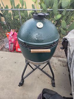 Big Green Egg Kamado Grill with Stand