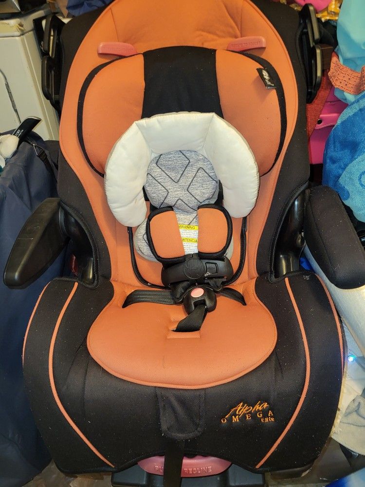 Safety First Alpha Omega Elite Car Seat Convertible