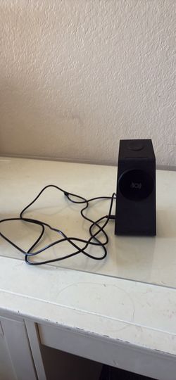 Just Wireless 3-in-1 device charger