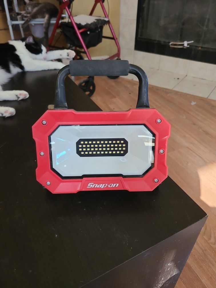Snap On Led 2000 Lumens Floodlight Plug In