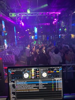 DJ