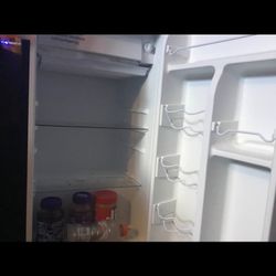 Mini Fridge 60$