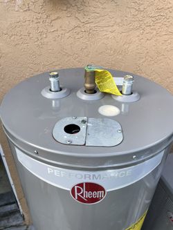 Rheem Electric Hot Water Heater 40 Gallon for Sale in Riviera Beach, FL -  OfferUp